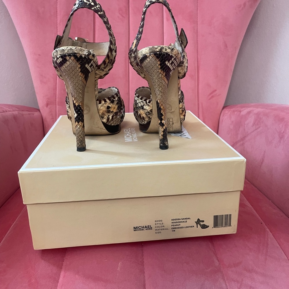 Michael Kors Odessa Platform leather snakeskin pattern sandal - Picture 3 of 3
